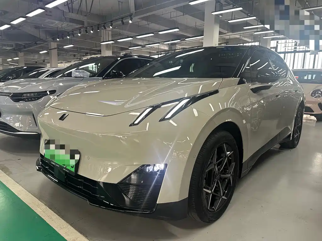 Lynk & Co Z20 2025