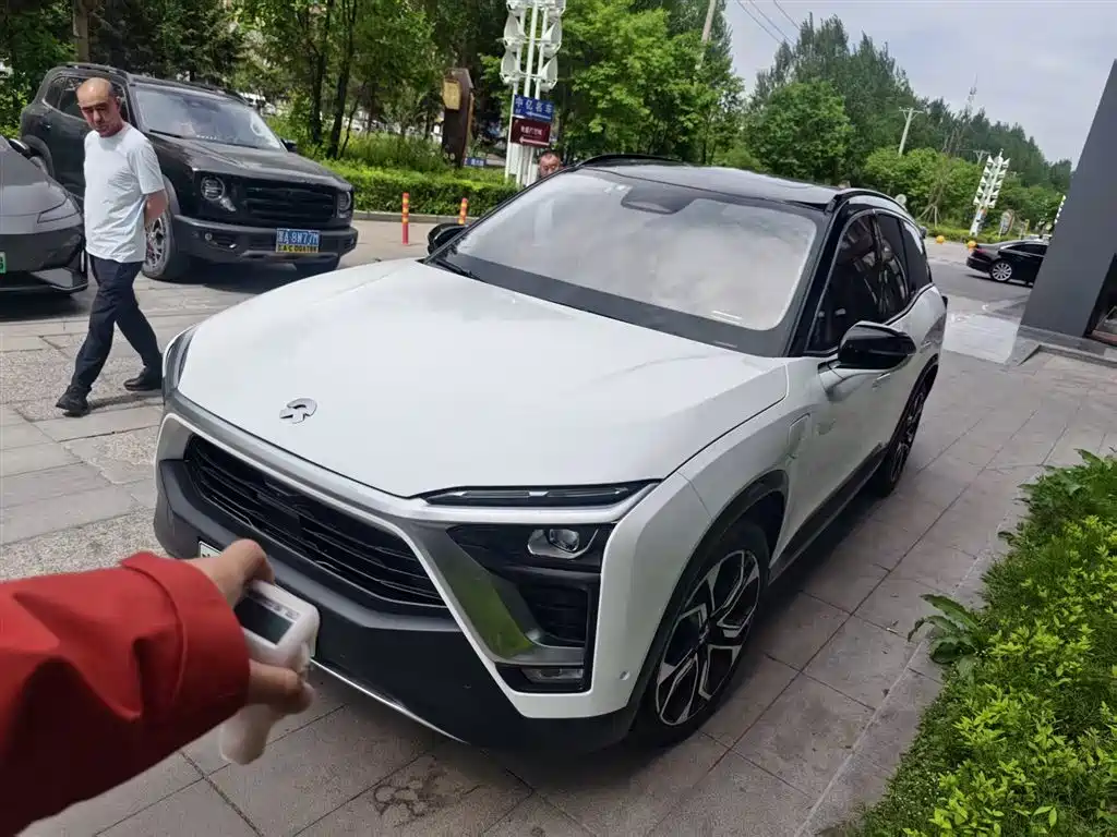 NIO ES8 2019
