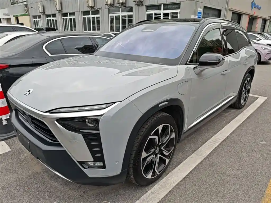 NIO ES8 2021