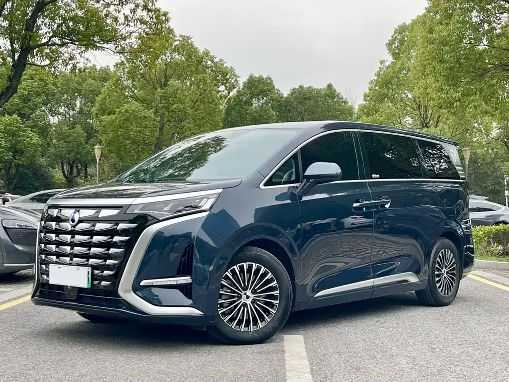 Denza D9 2022 DM-i 970 four-wheel drive premium model