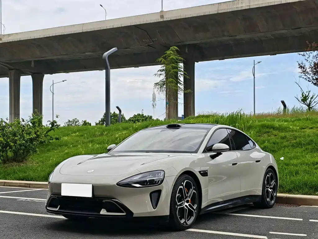 Xiaomi SU7 2024