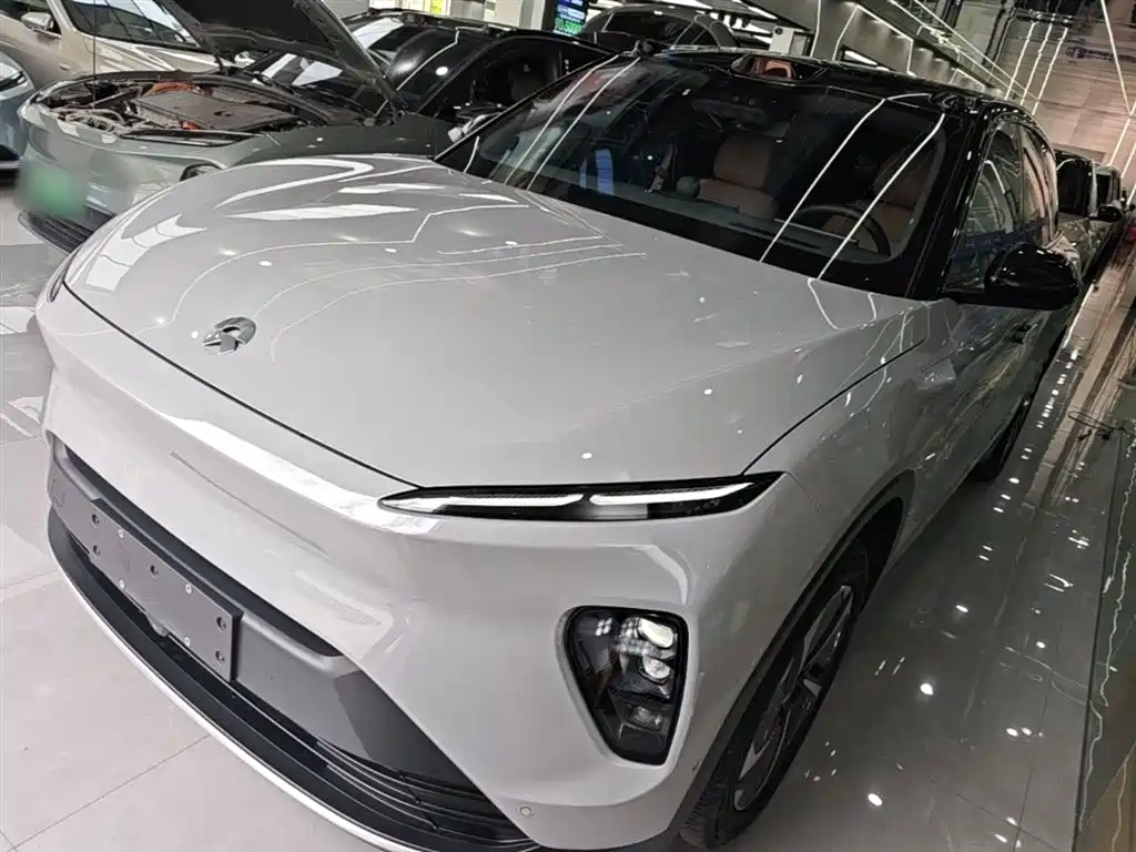 NIO ES8 2023