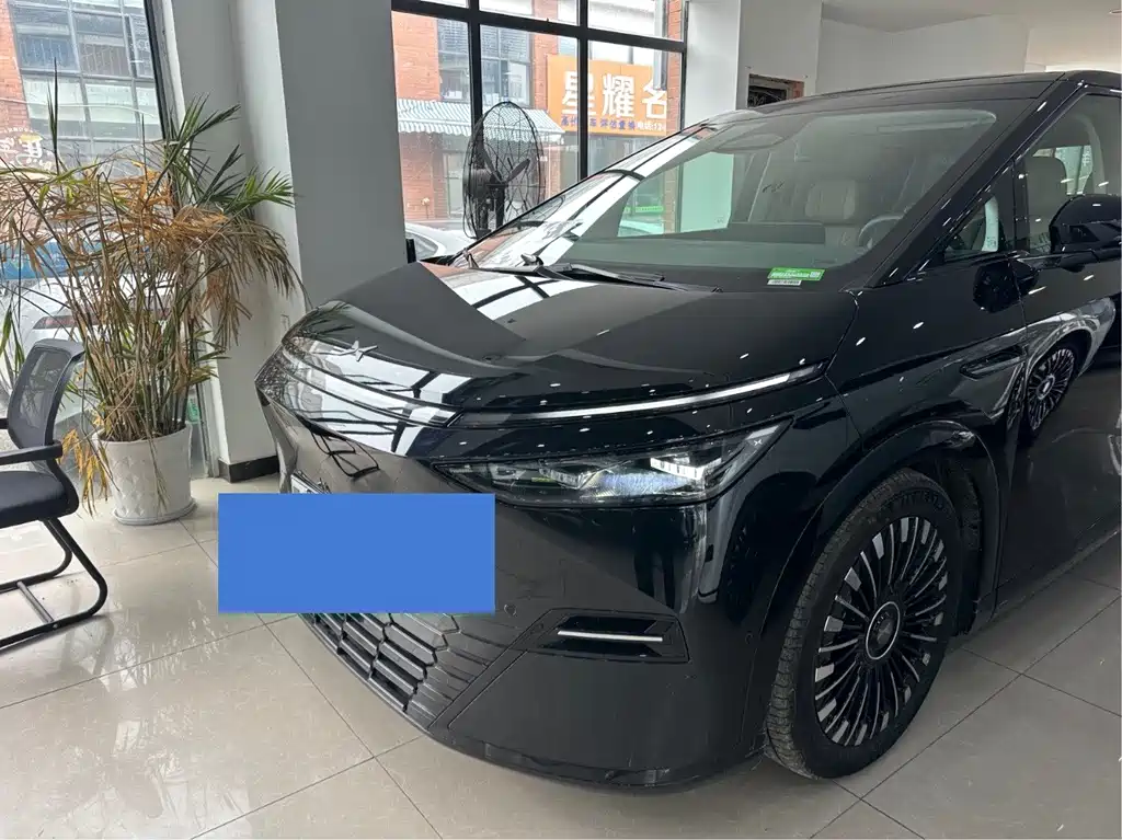 XPENG X9 2025