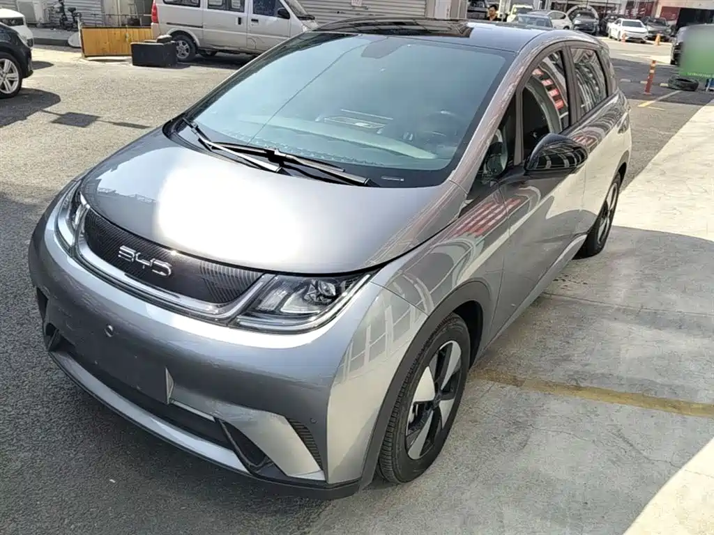 BYD Dolphin 2023