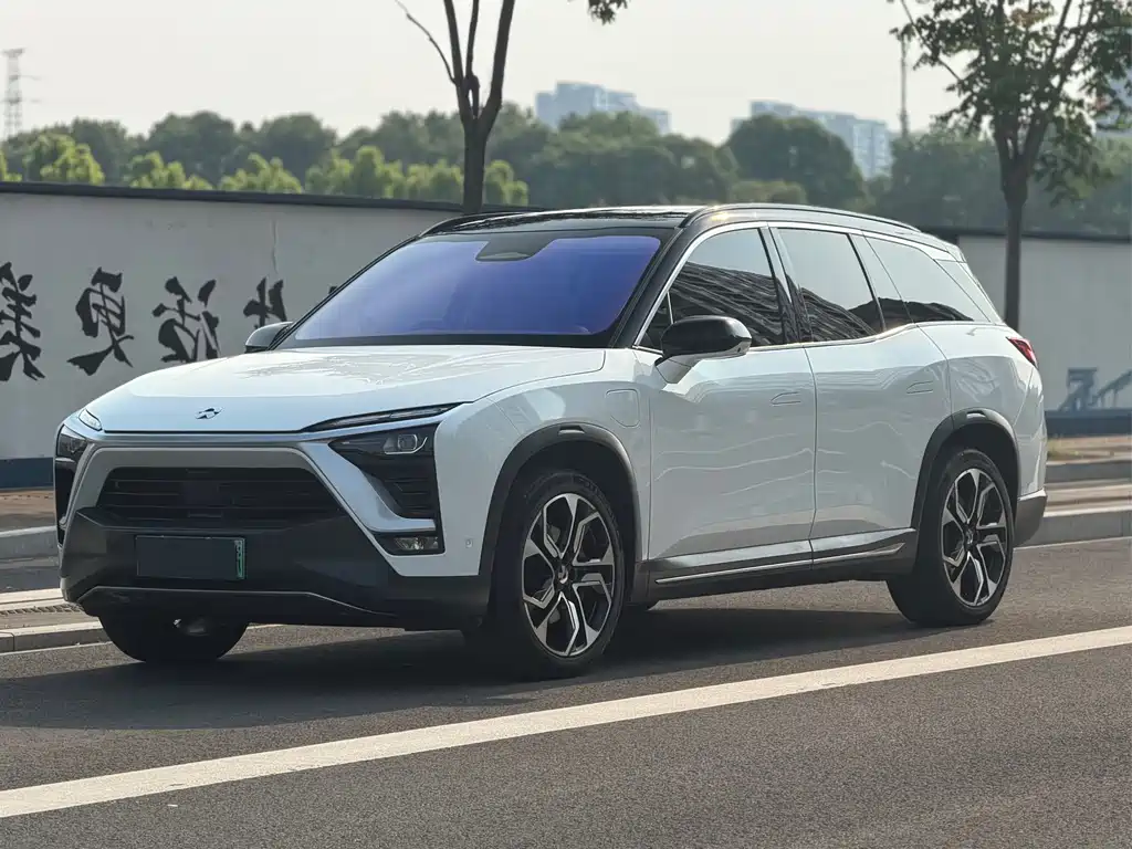 NIO ES8 2018