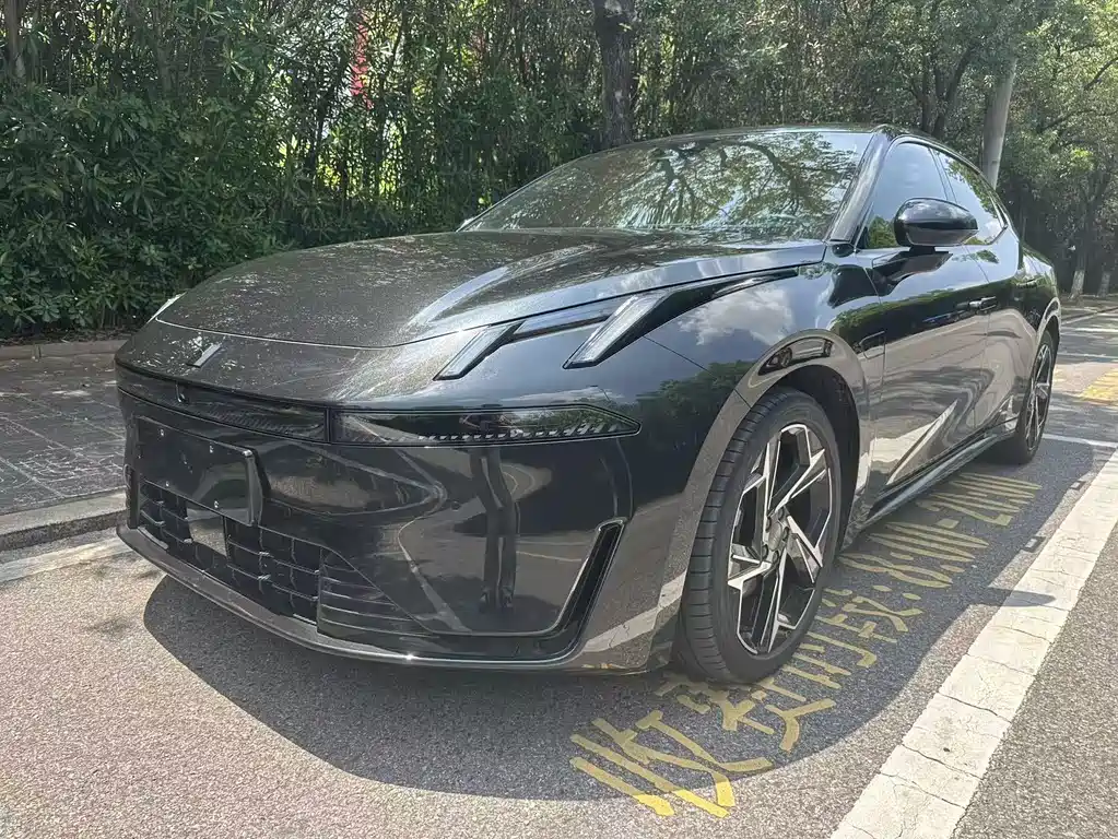 Lynk & Co 07 EM-P 2024
