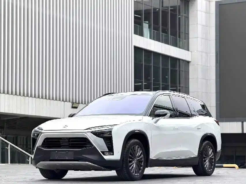 NIO ES8 2021