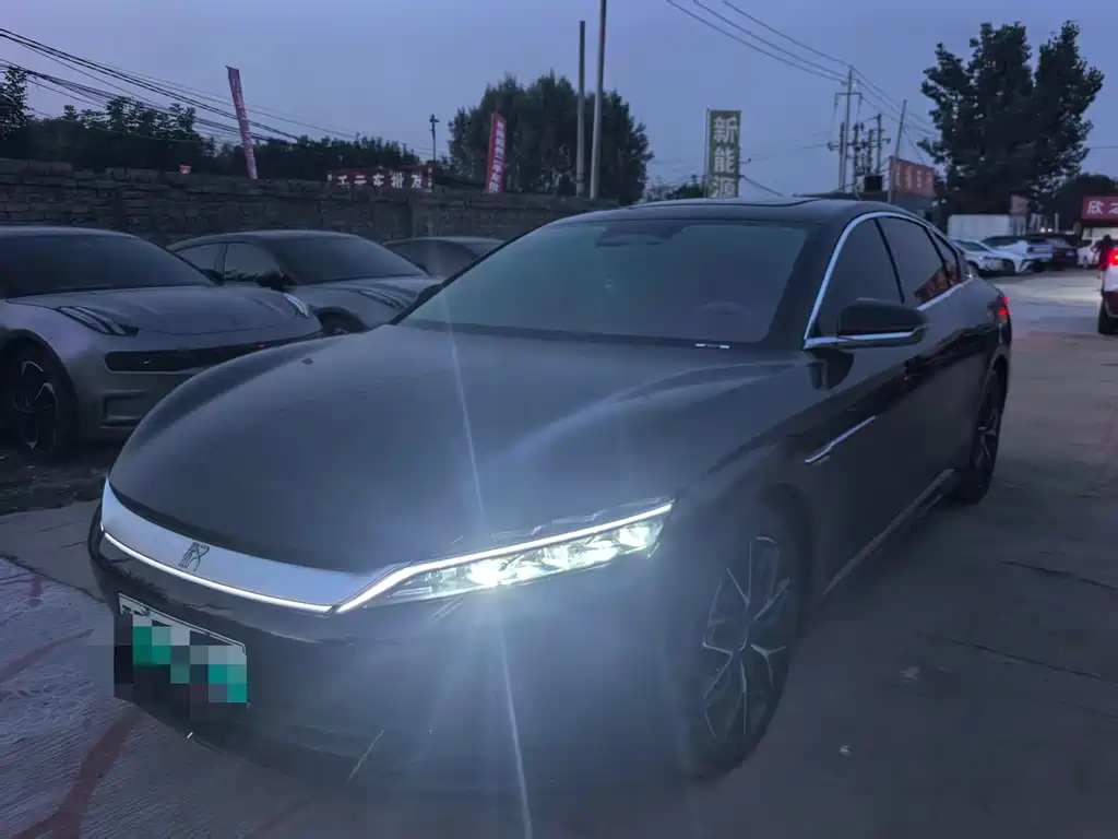 BYD Han 2025