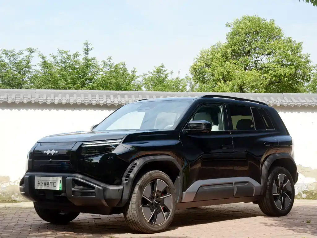 Fang Cheng Bao Titanium 3 2025