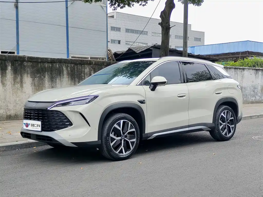 BYD L DM-i 2026