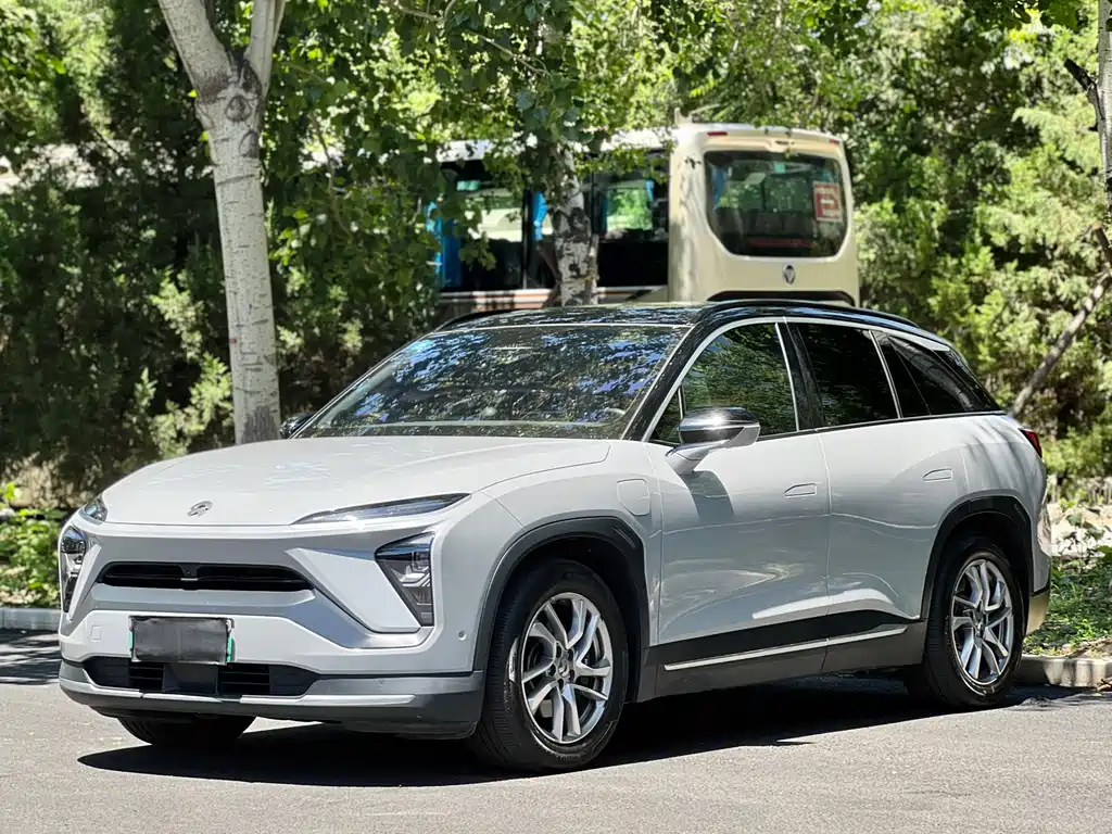 NIO ES6 2020