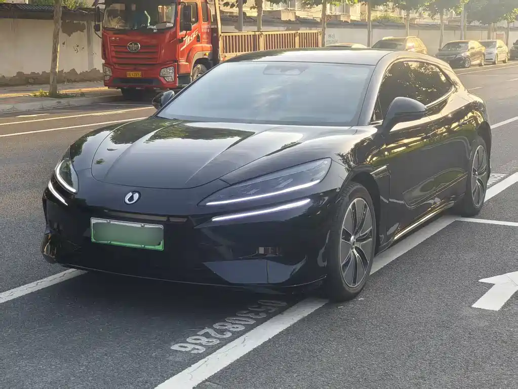 Denza Denza Z9GT 2024