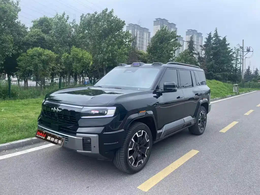Fang Cheng Bao Leopard 8 2025