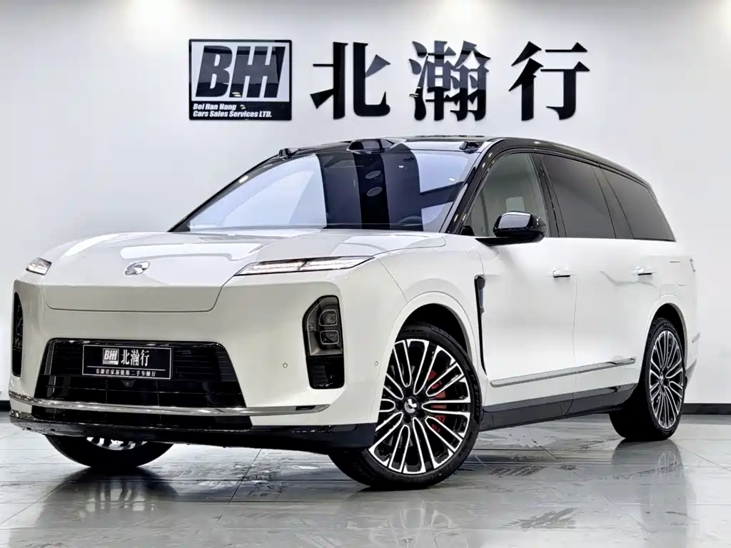 NIO ES8 2025