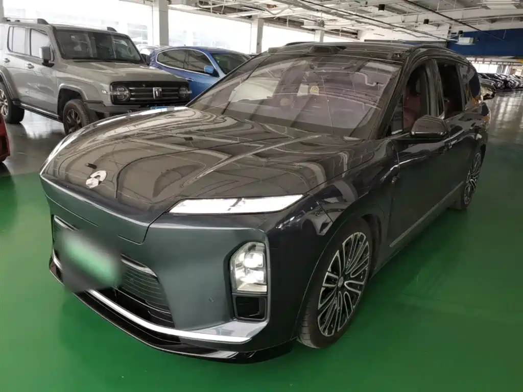 NIO ES8 2025