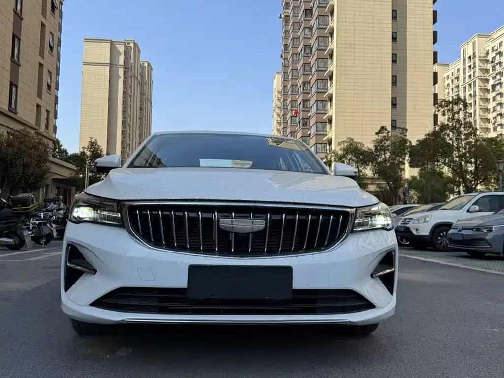 Geely Emgrand 2021