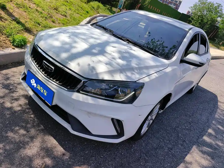 Geely Emgrand 2021