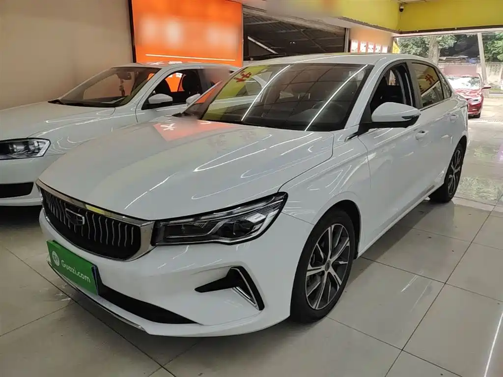 Geely Emgrand 2022