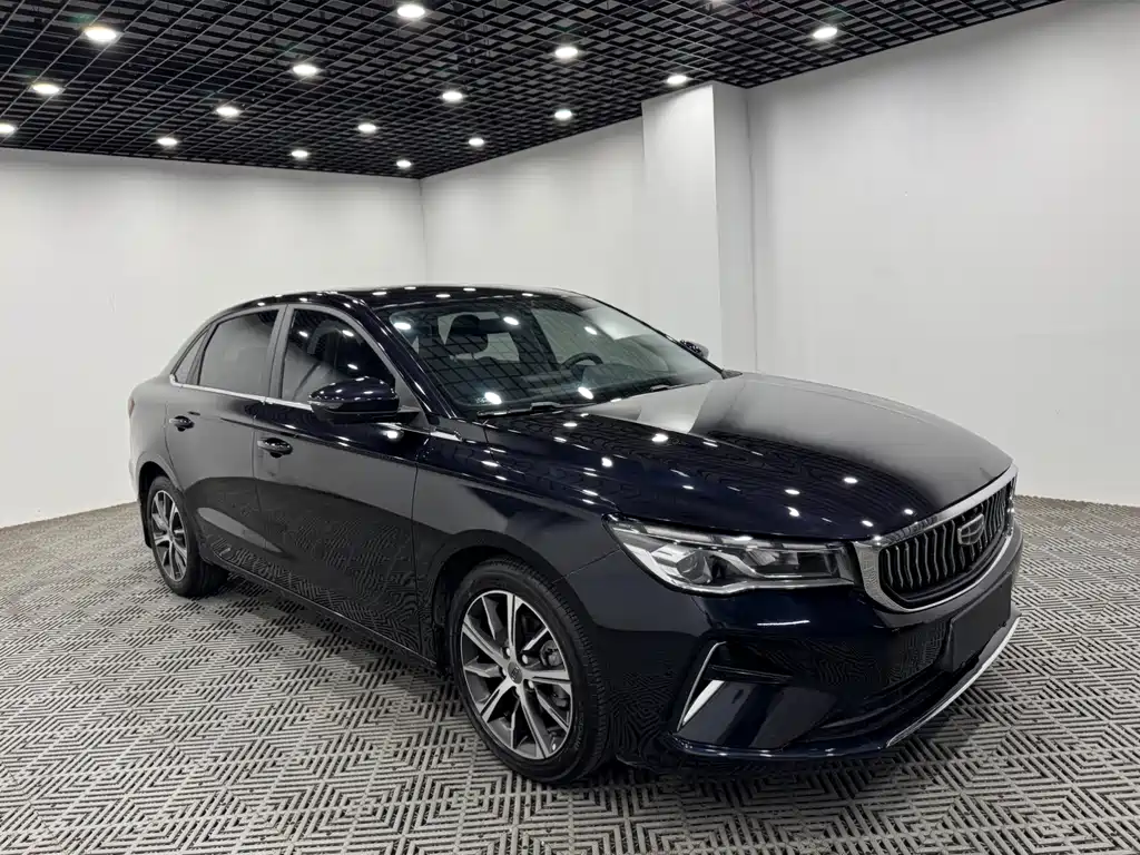 Geely Emgrand 2022
