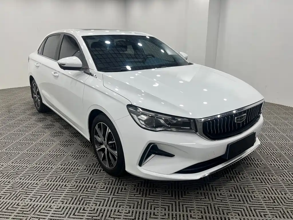 Geely Emgrand 2022