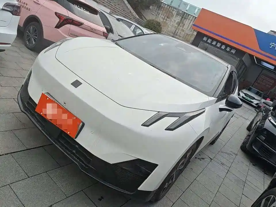 Lynk & Co Z20 2025