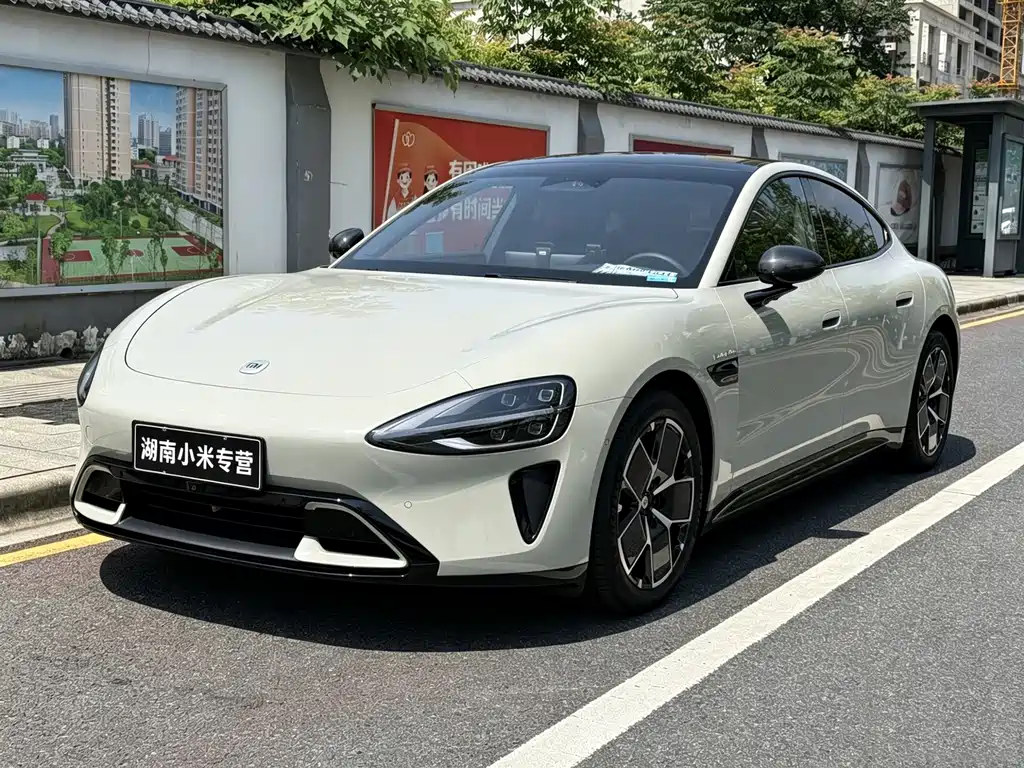 Xiaomi SU7 2024