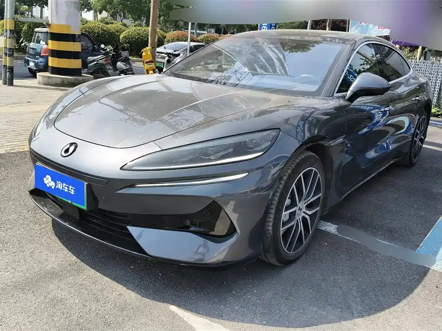 Denza Denza Z9 2025