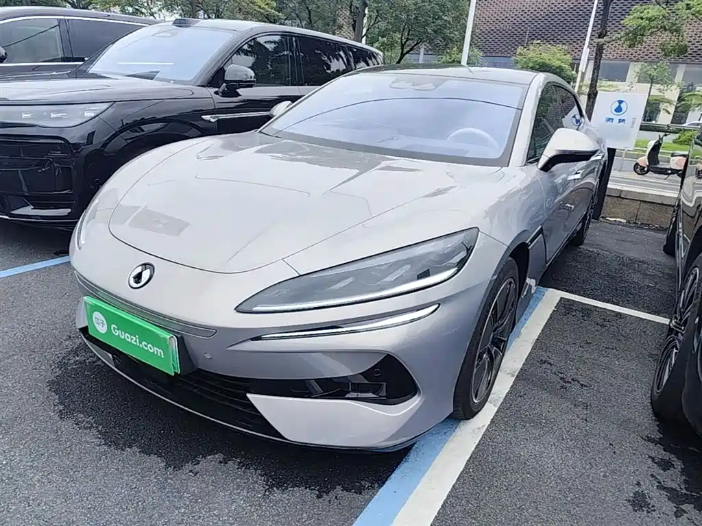 Denza Denza Z9GT 2024