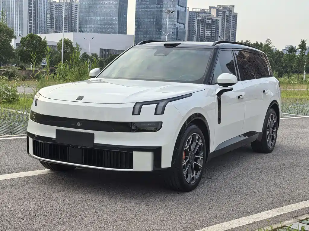 Lynk & Co 领克900 2025