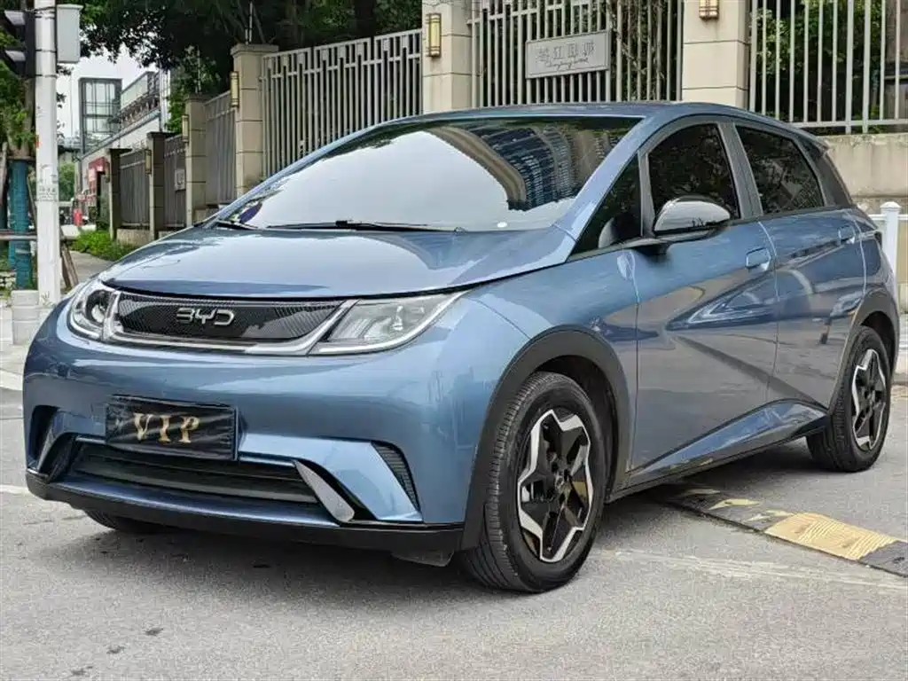 BYD Dolphin 2025