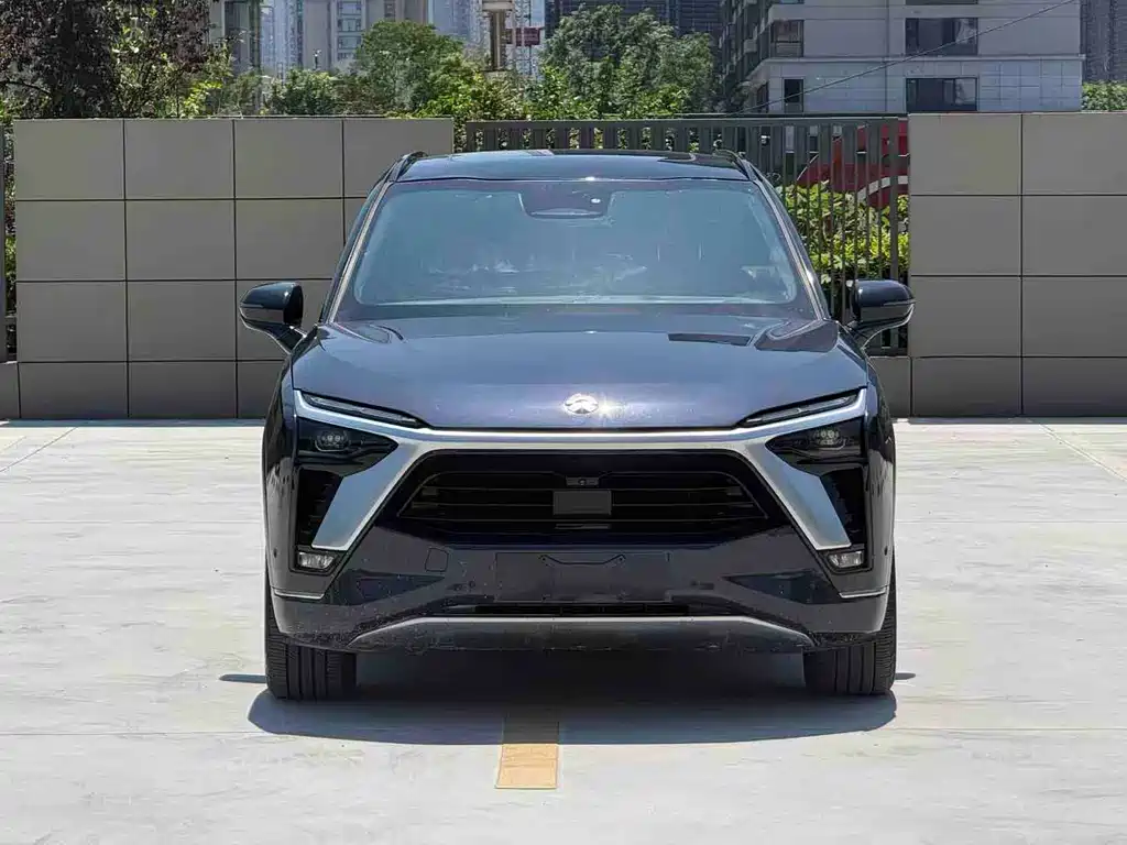 NIO ES8 2021