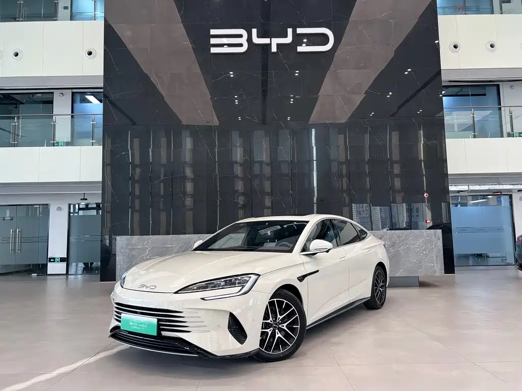 BYD Seal 07 DM-i 2025