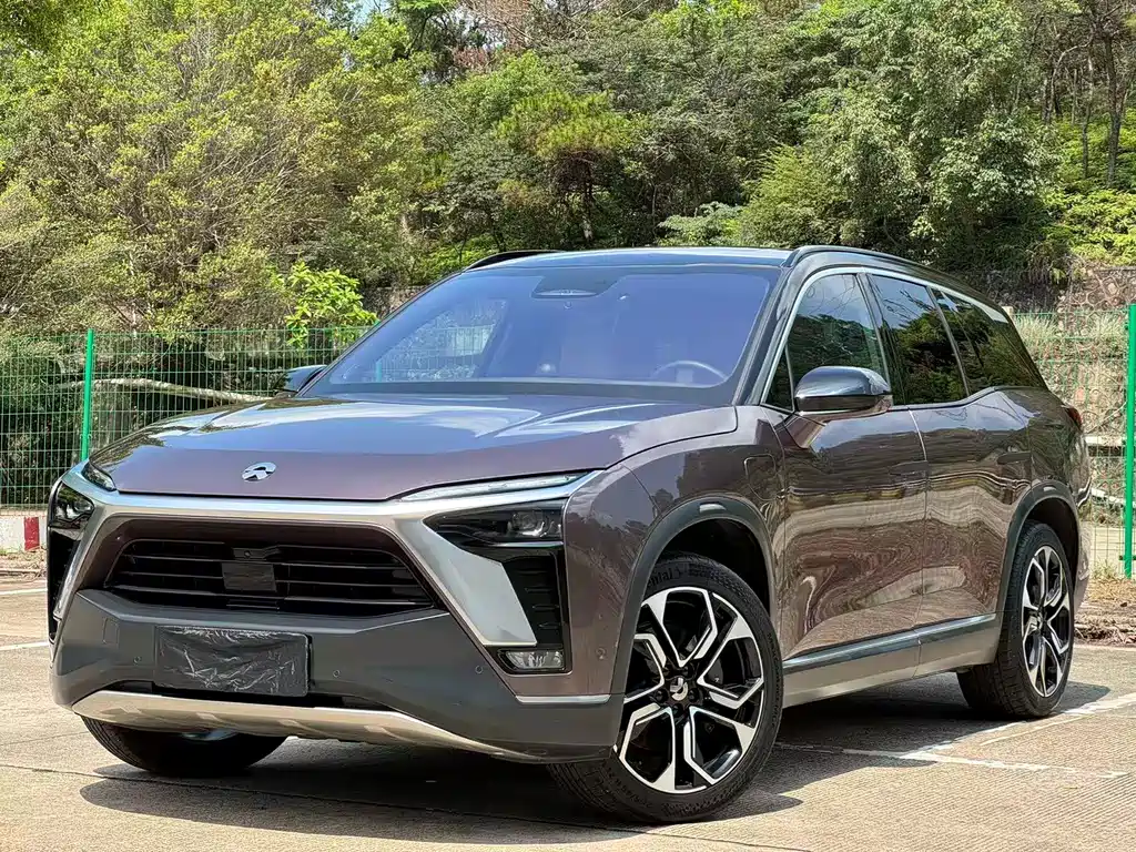 NIO ES8 2021