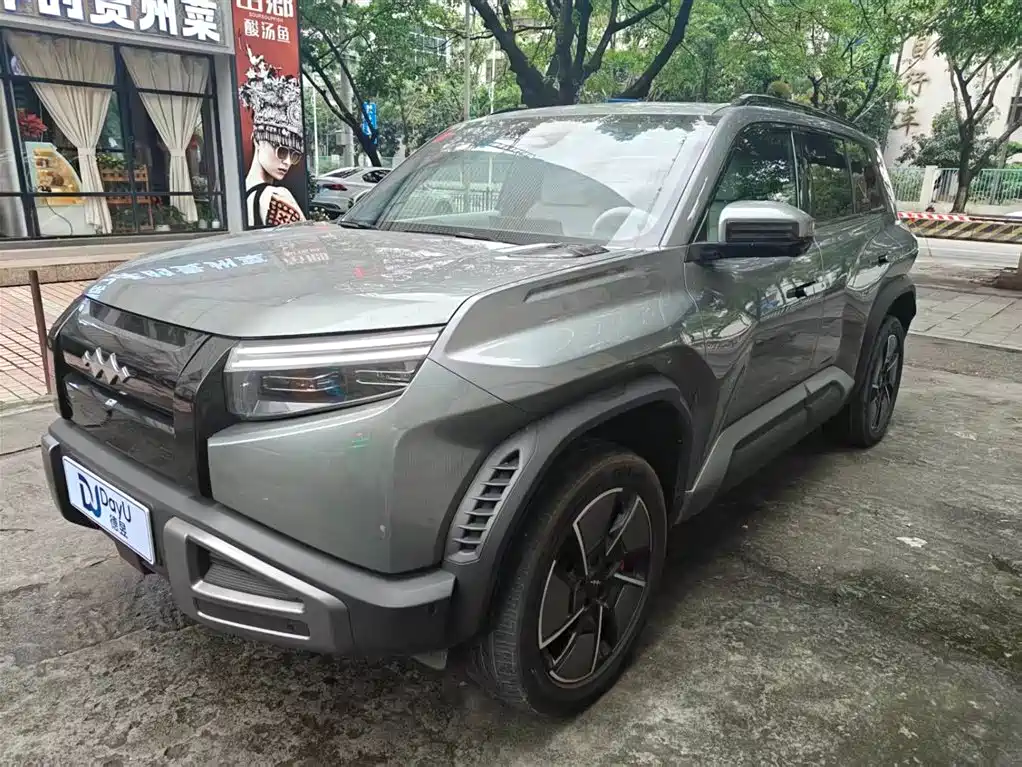 Fang Cheng Bao Titanium 3 2025