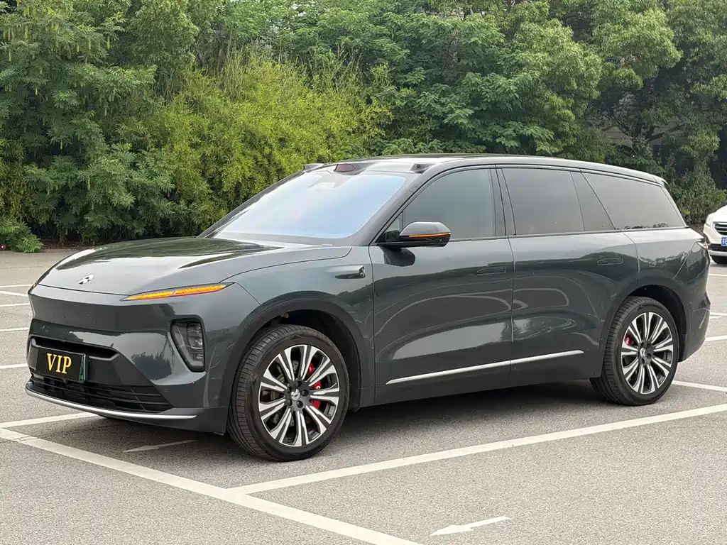 NIO ES8 2024