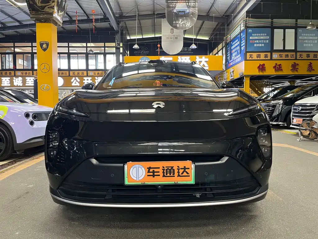 NIO ES8 2023