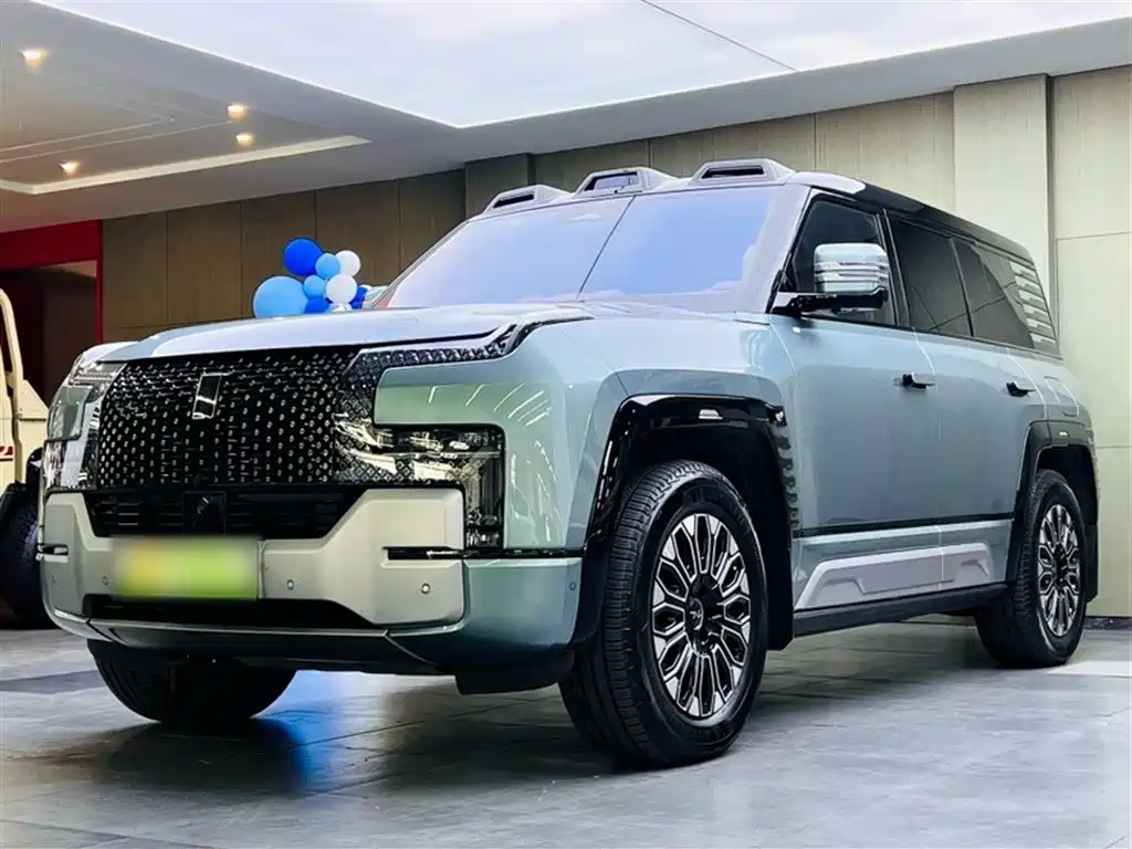 YangWang Yangwang U8 2025