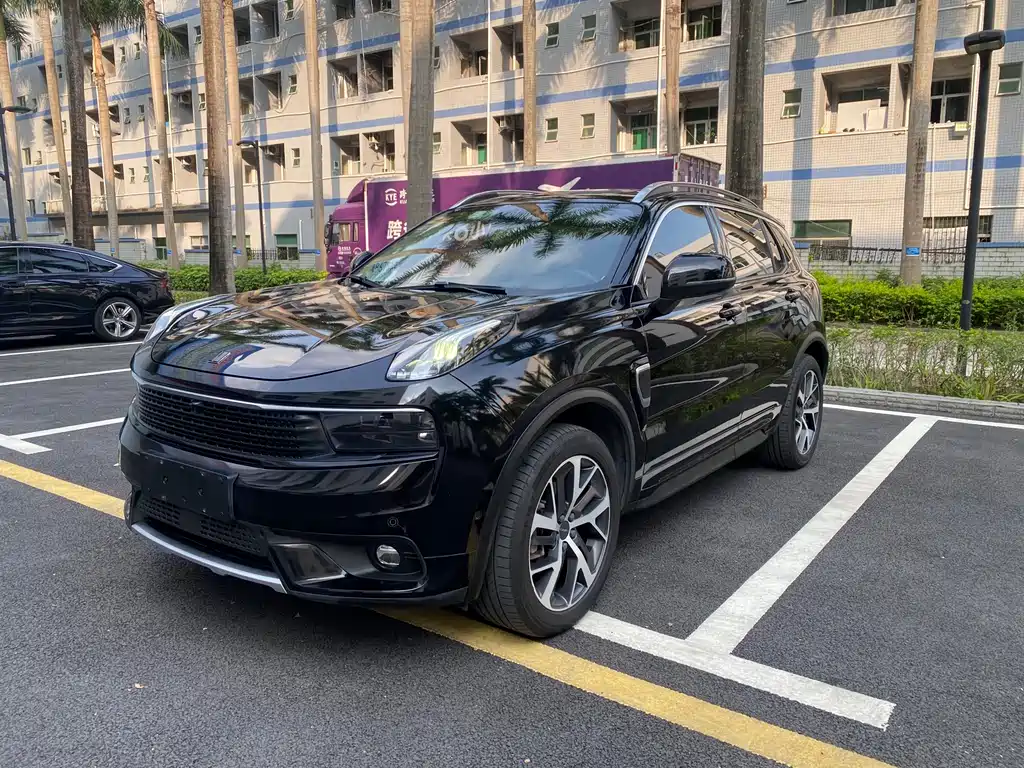 Lynk & Co 01 EM-P 2018