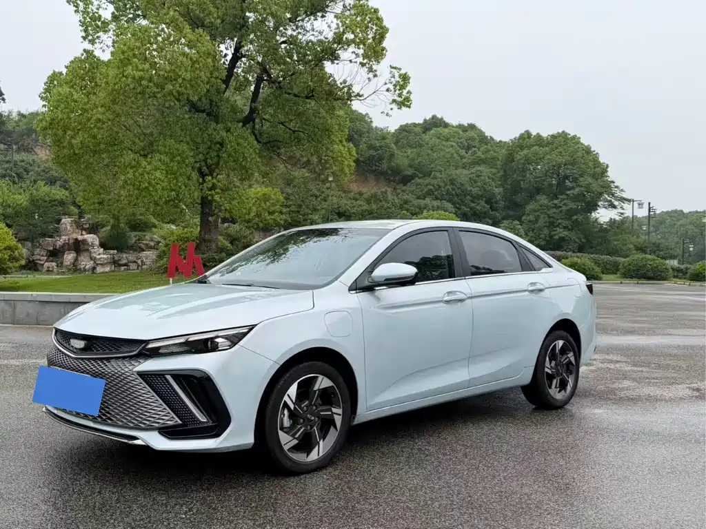 Geely L HiP 2022