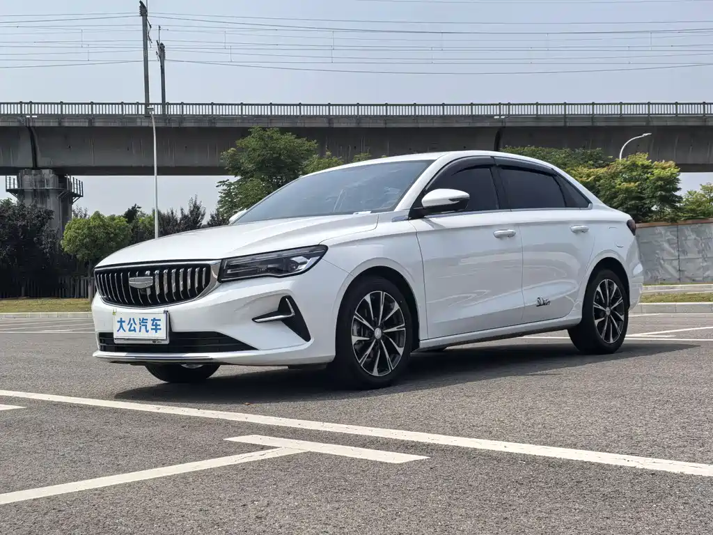 Geely Emgrand 2024