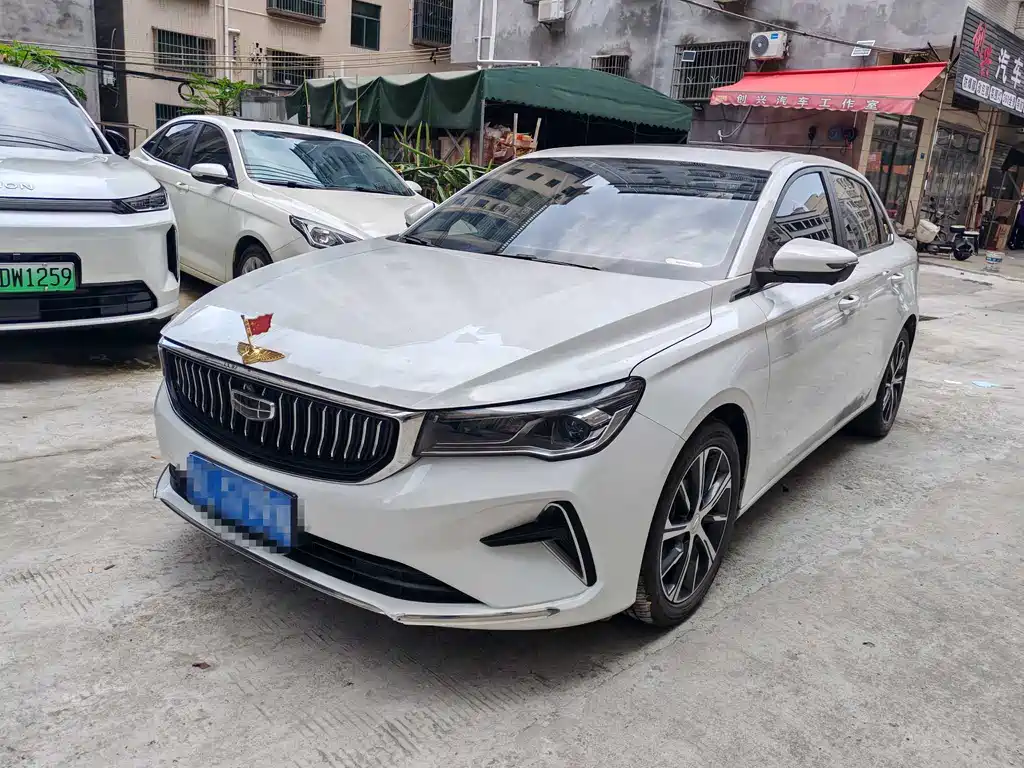 Geely Emgrand 2024