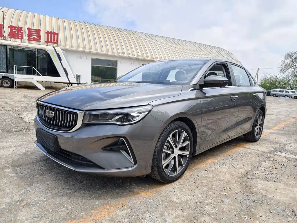 Geely Emgrand 2023