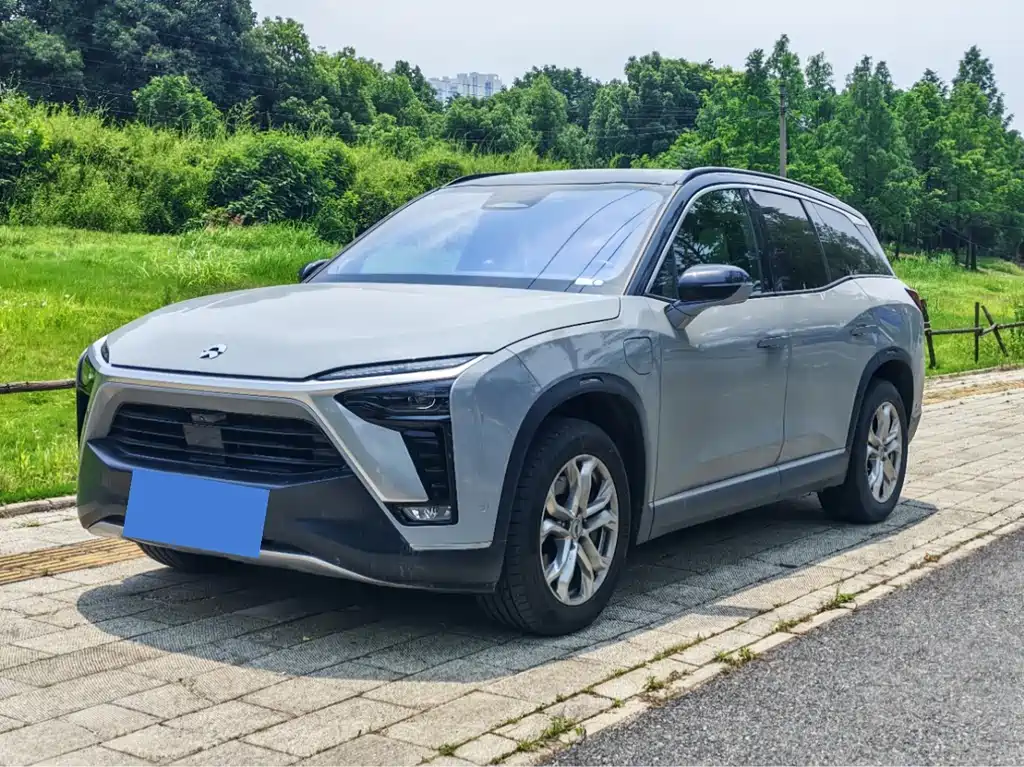 NIO ES8 2021