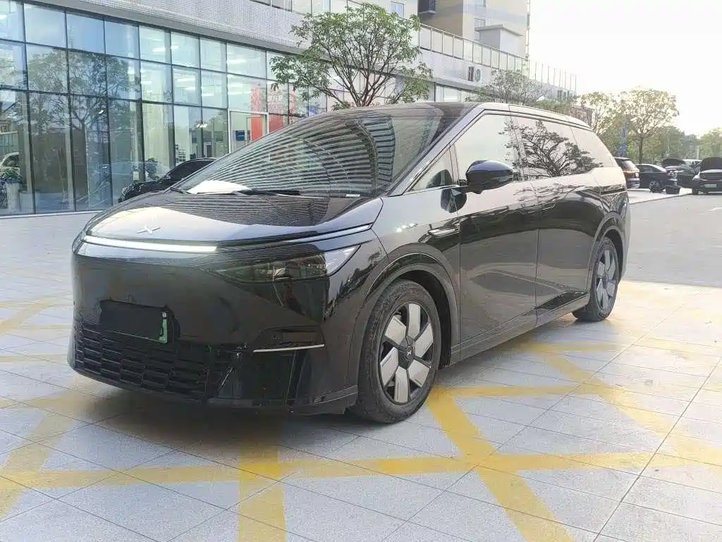 XPENG X9 2024
