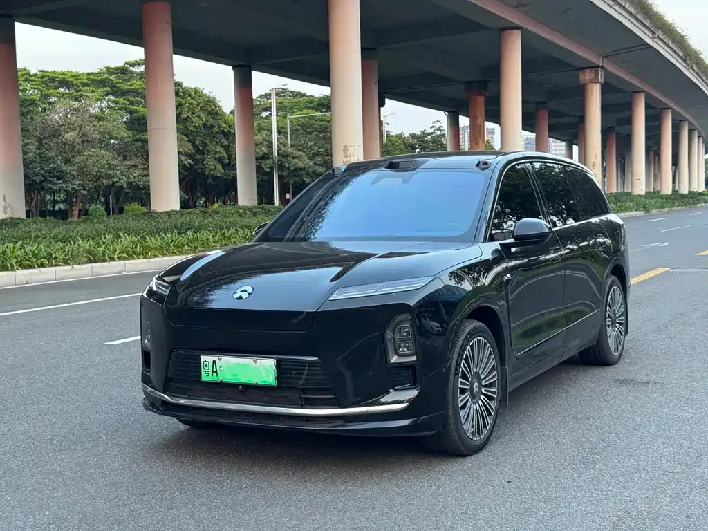 NIO ES8 2025