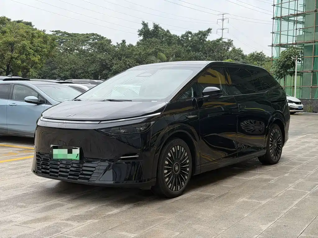 XPENG X9 2025