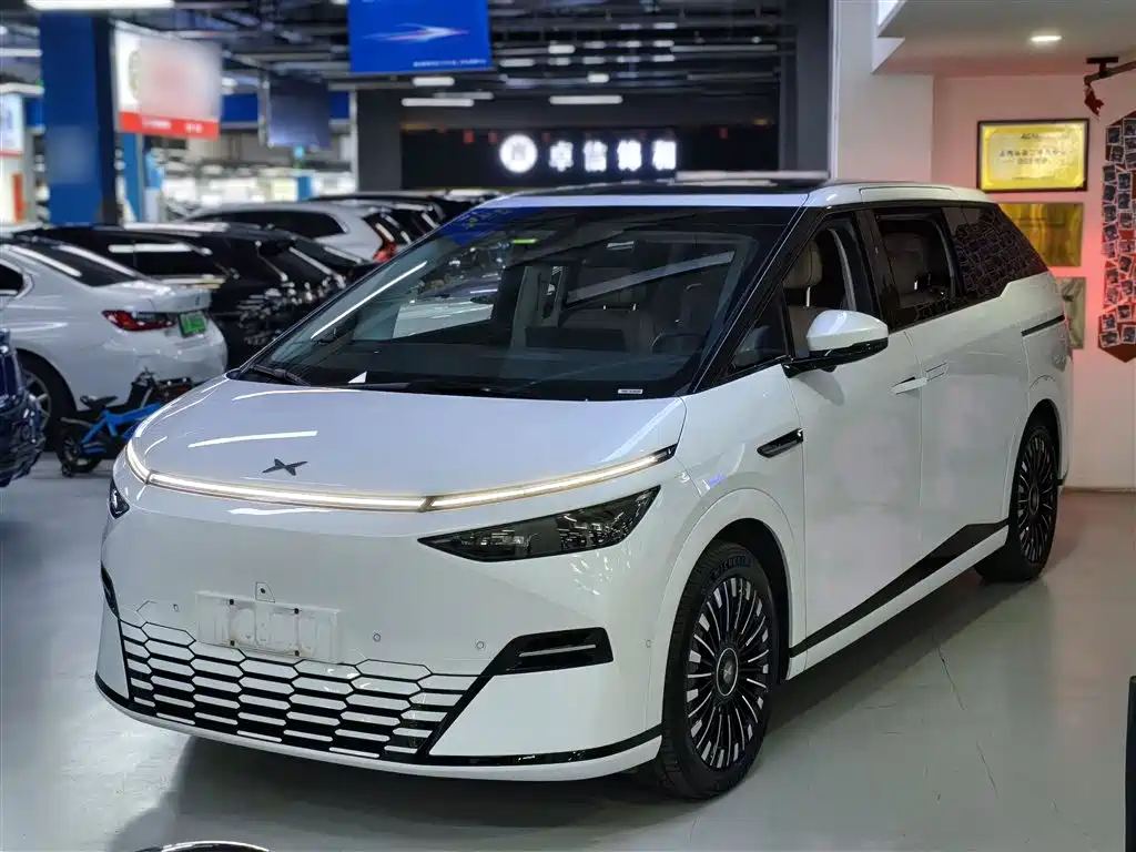 XPENG X9 2025