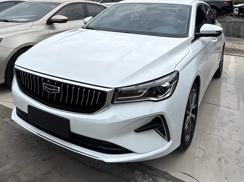 Geely Emgrand 2023