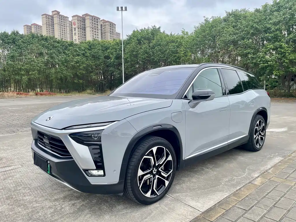 NIO ES8 2021