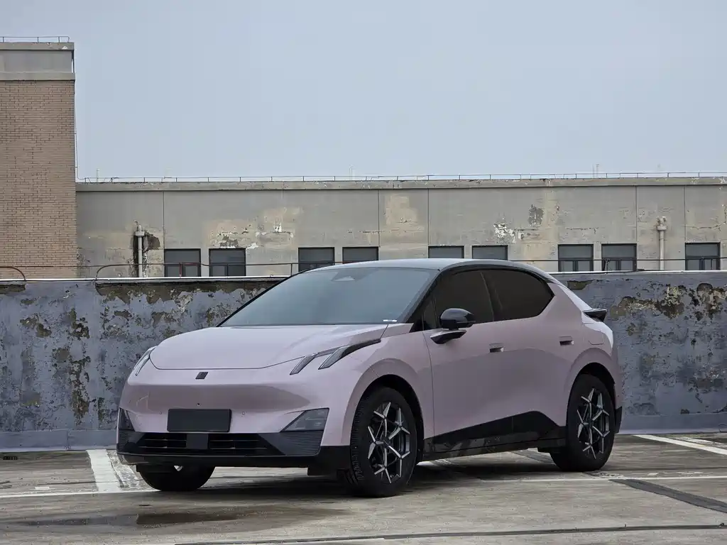 Lynk & Co Z20 2025